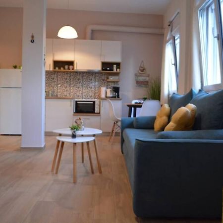 Marieli Apartment Perama  Buitenkant foto