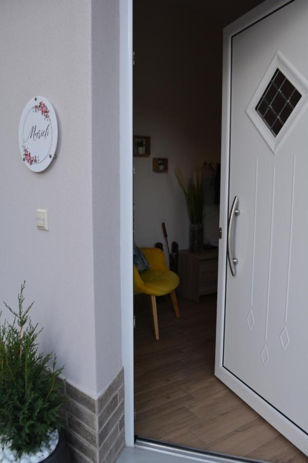 Marieli Apartment Perama  Buitenkant foto